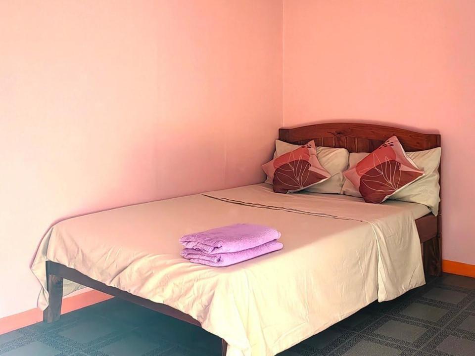 J&J Tourist Inn Bohol Eksteriør bilde